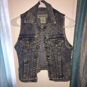 Sleeveless Jean Jacket